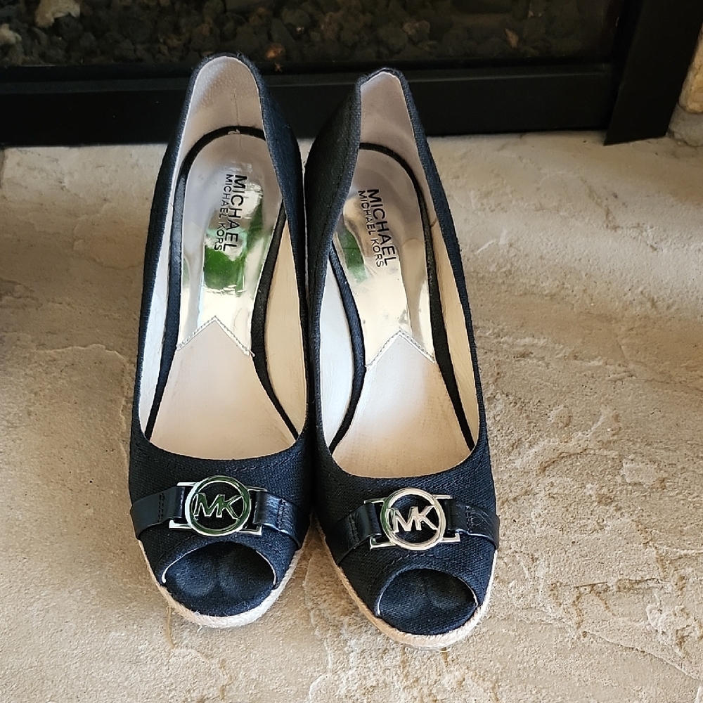 Michael Michael Kors Collection Black Peep Toe Heels with MK Logo Sz 10M